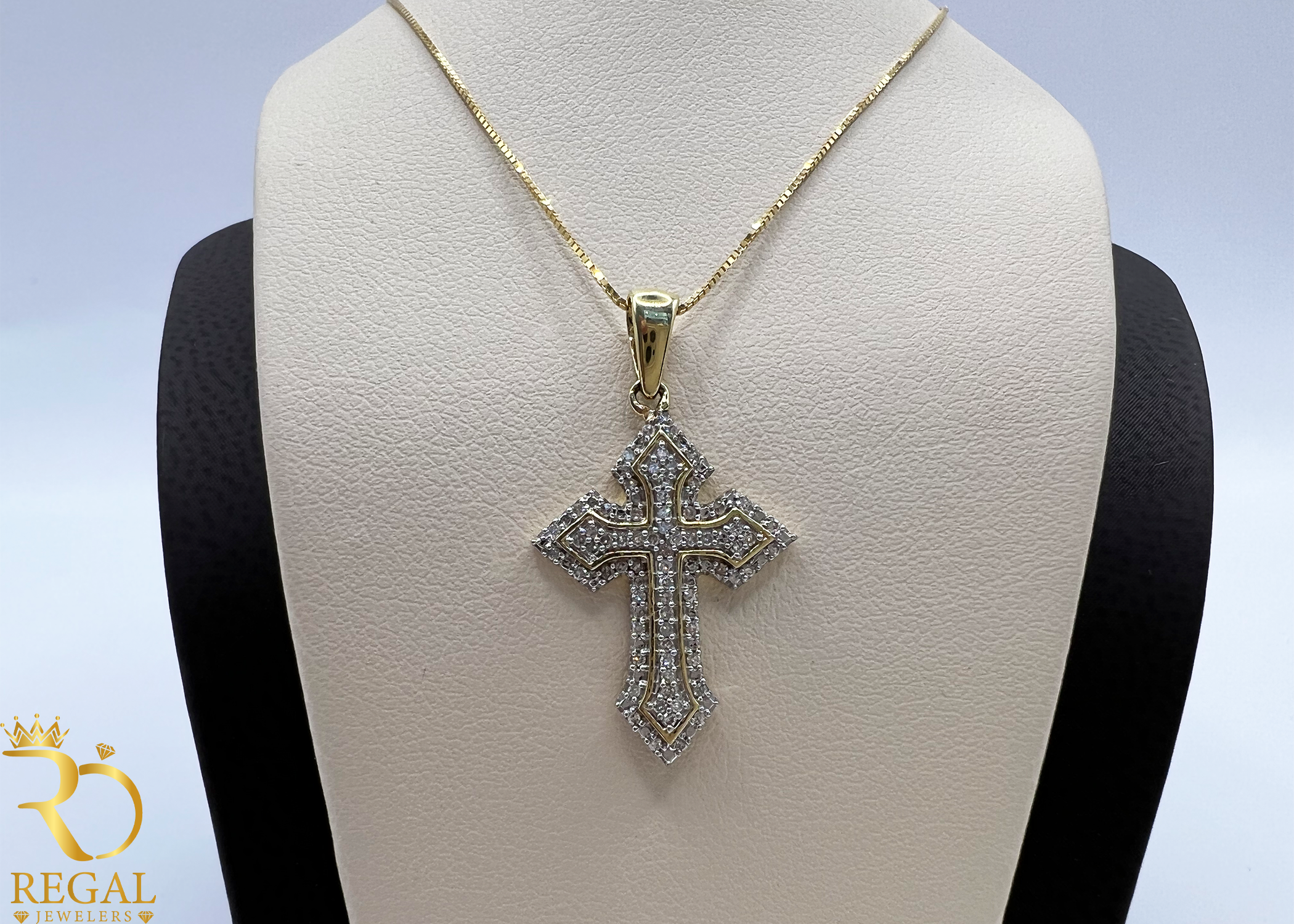 Female Pendant Necklace with Diamonds