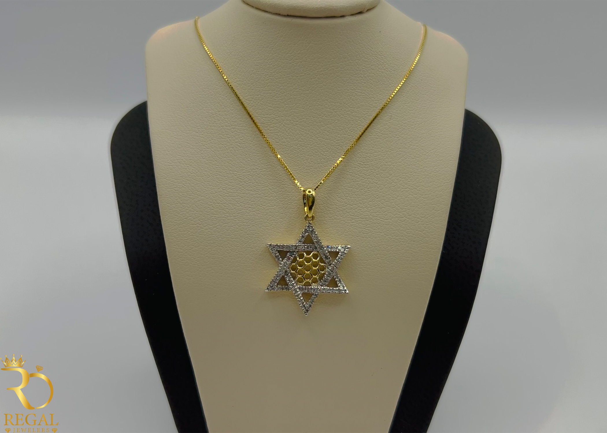 Female Pendant Necklace with Diamonds