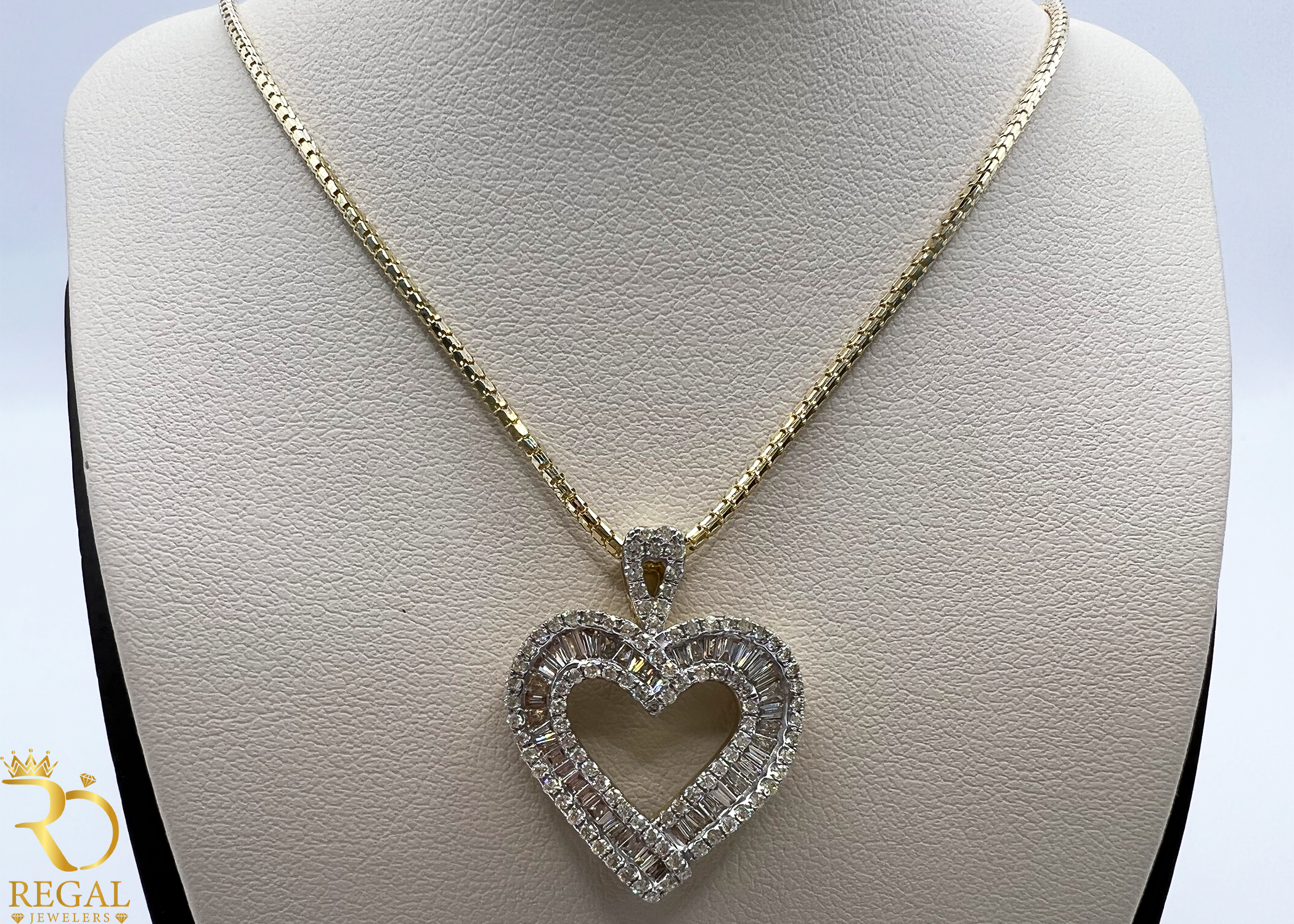 Female Pendant Necklace with Diamonds