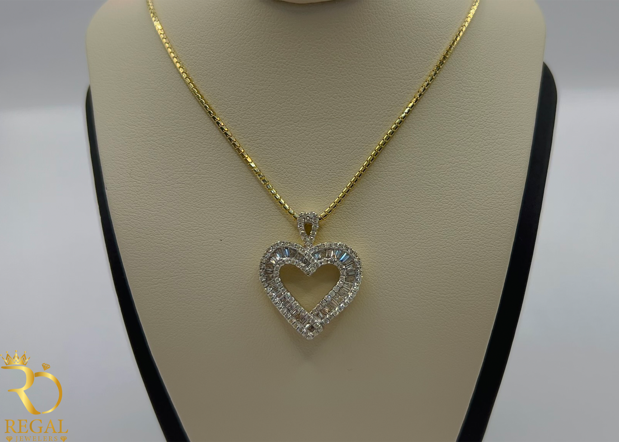 Female Pendant Necklace with Diamonds