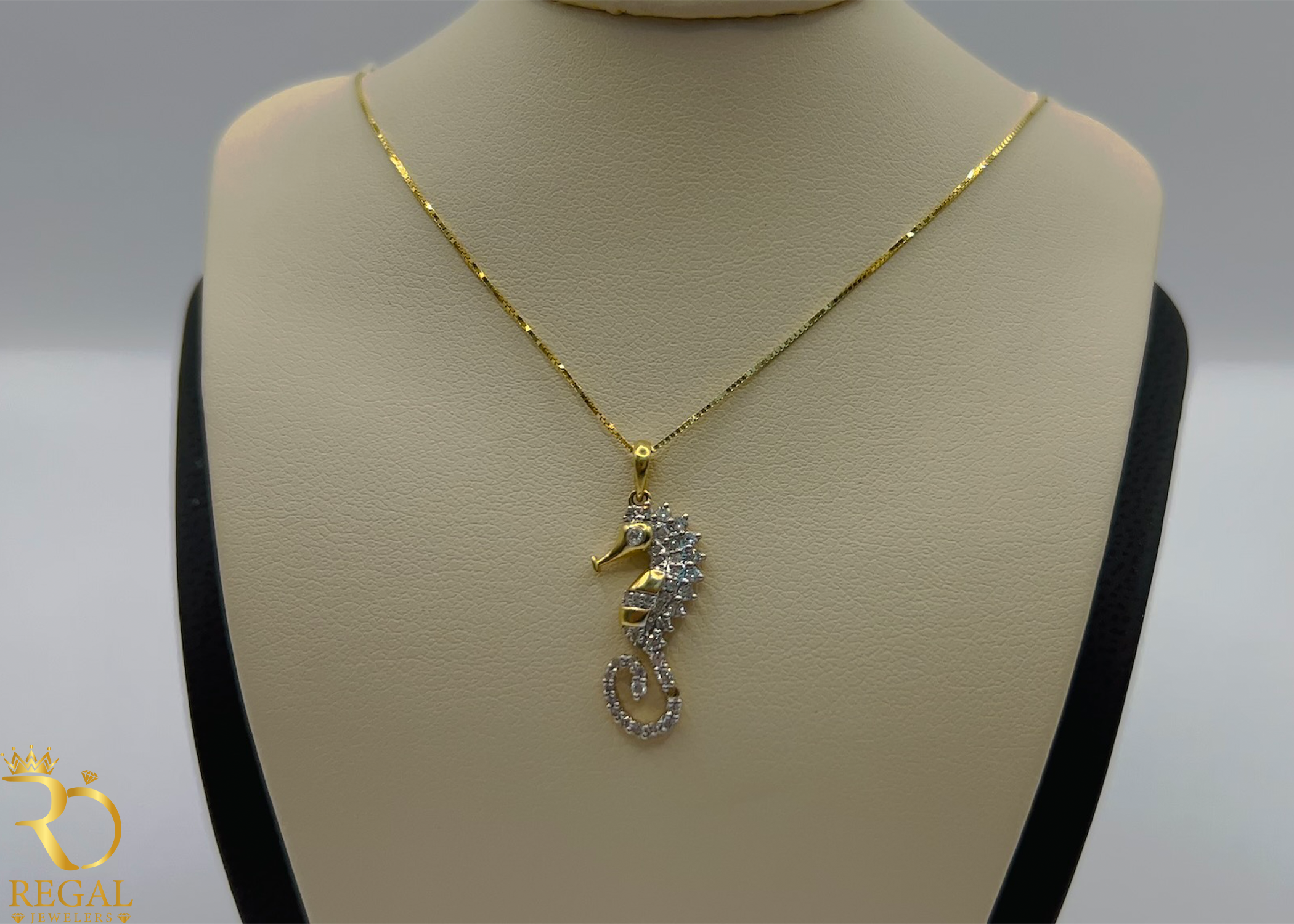 Female Pendant Necklace with Diamonds