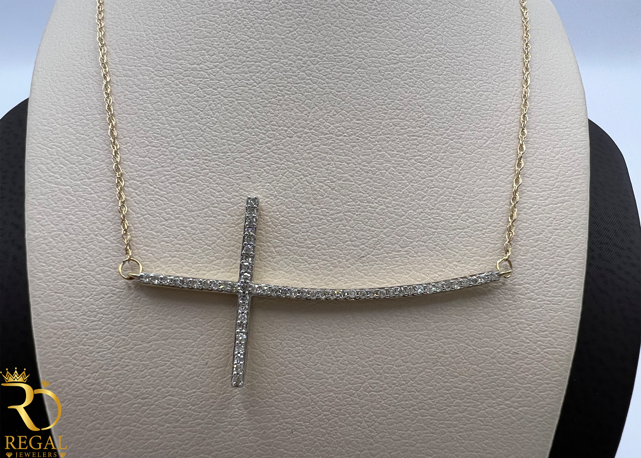 Female Pendant Necklace with Diamonds