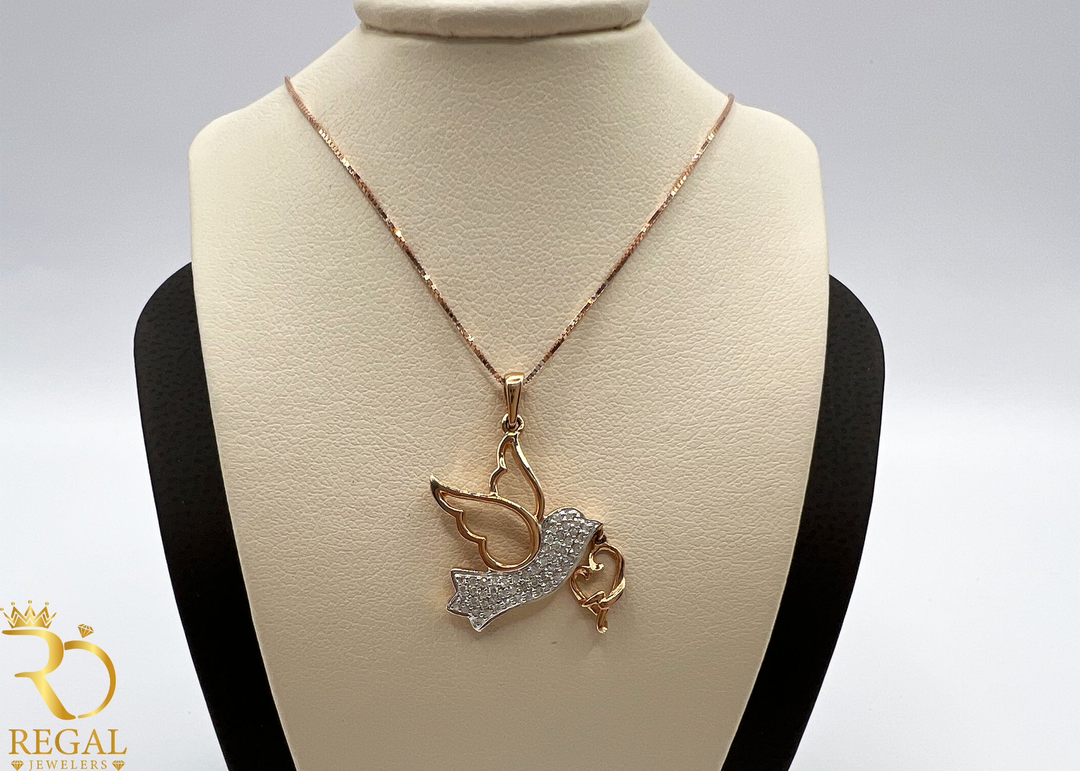 Female Pendant Necklace with Diamonds