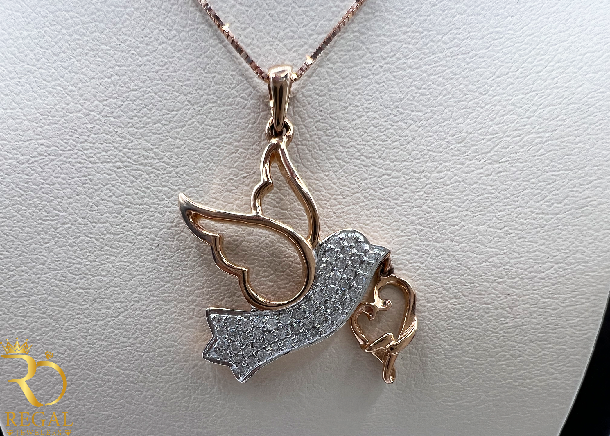 Female Pendant Necklace with Diamonds