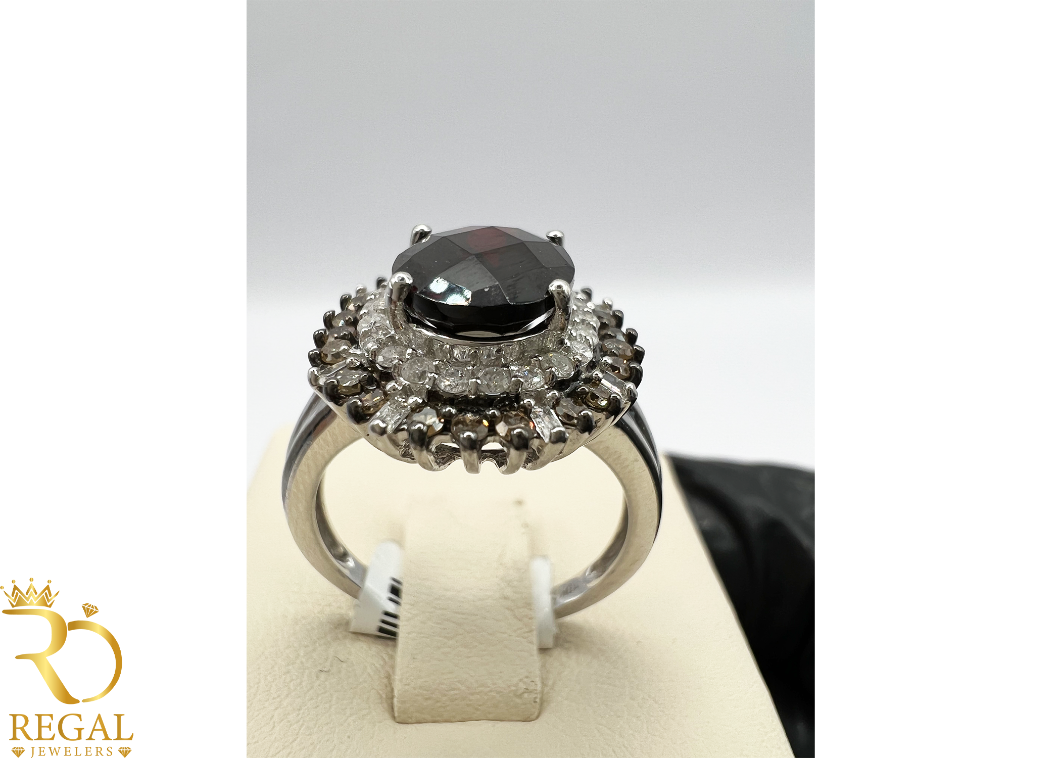 Engagement Ring With Garnet Stone & Diamonds