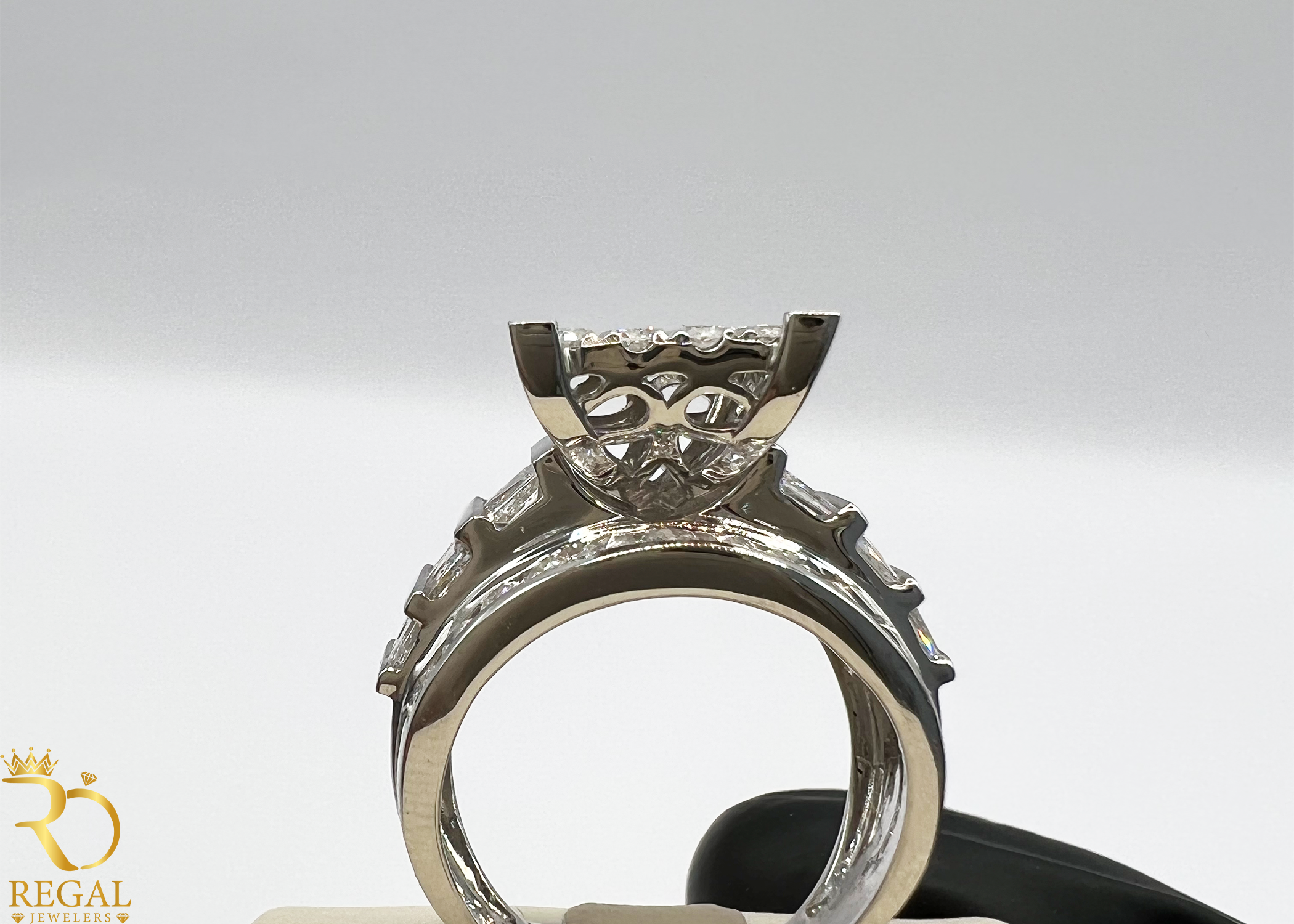 Cinderella Ring with Diamonds