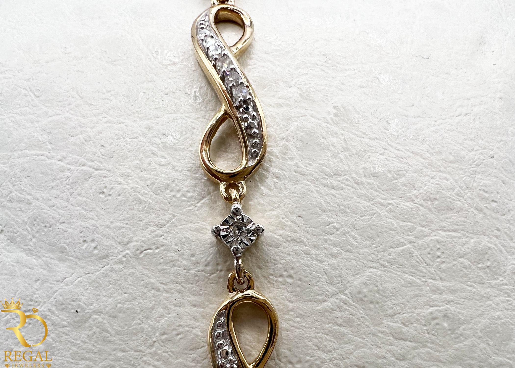 Infinity Link Bracelet Gold with Diamonds