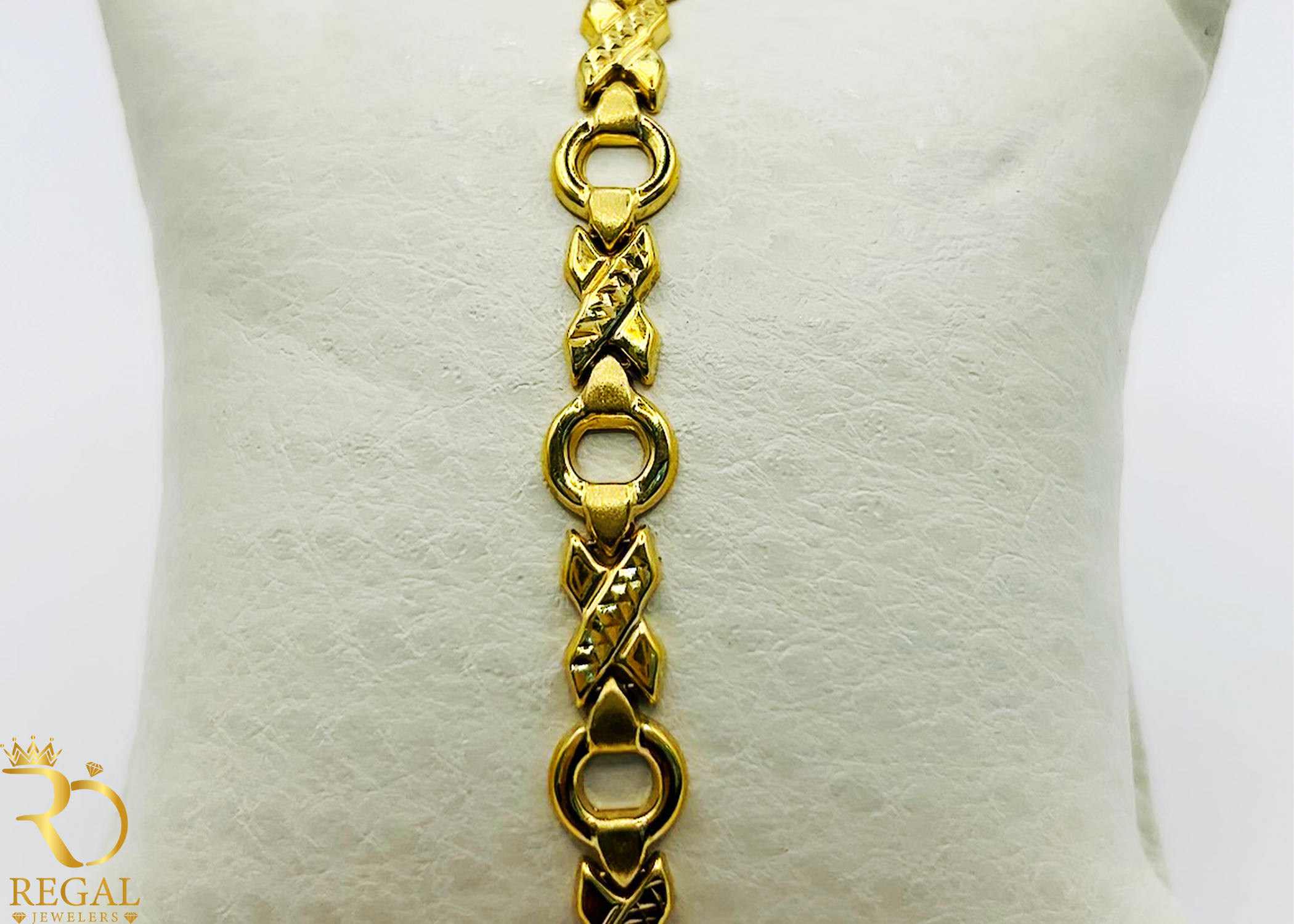 "X0" Bracelet in Gold