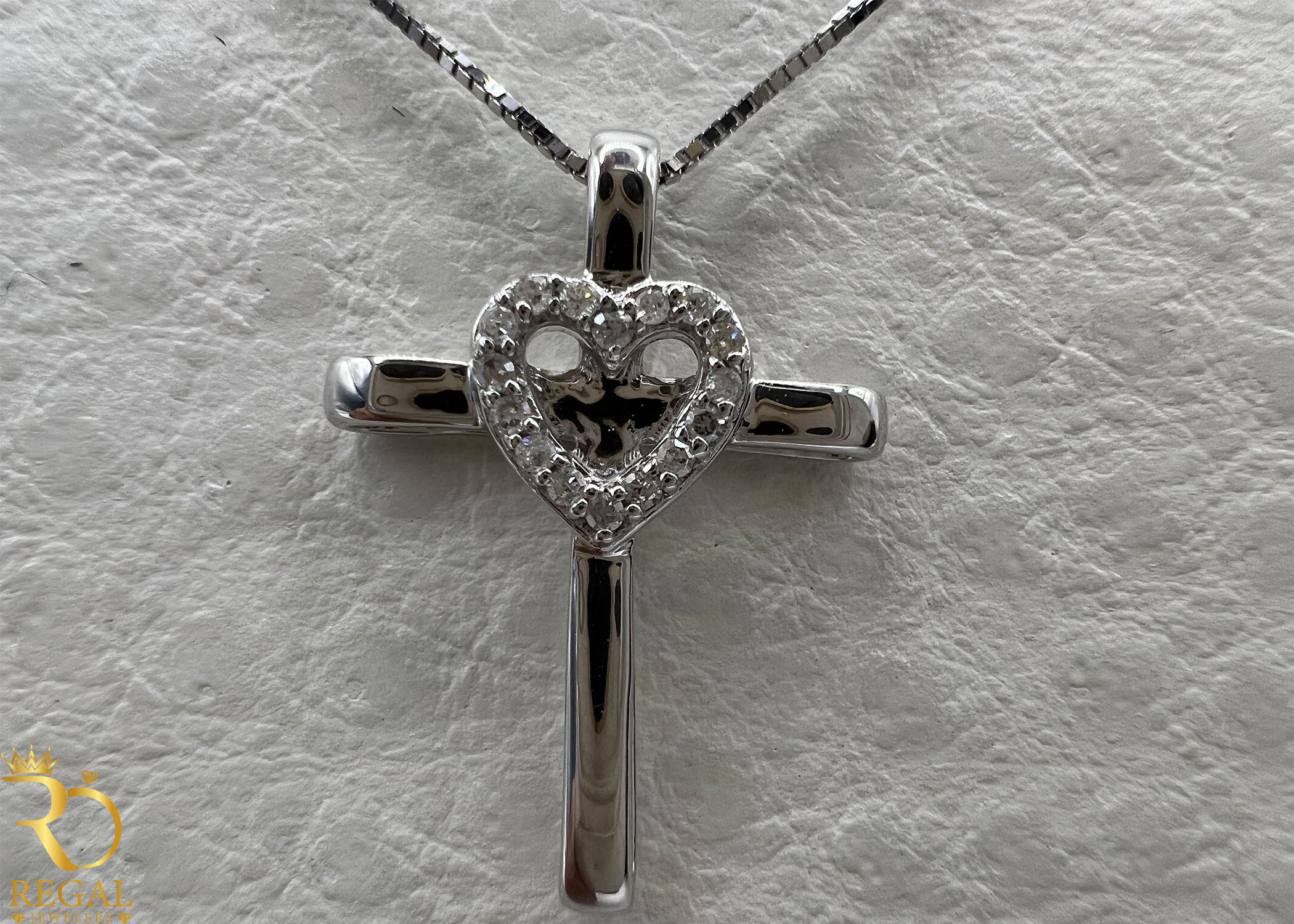 Female Pendant Necklace with Diamonds