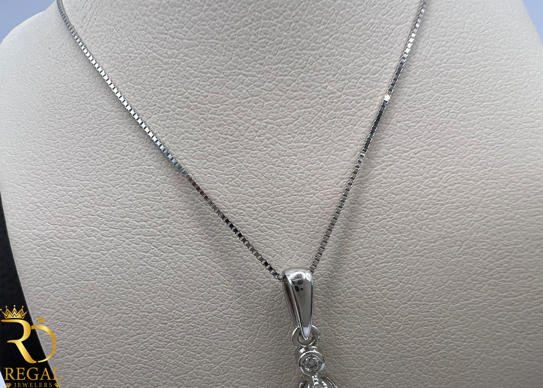 Female Pendant Necklace with Diamonds