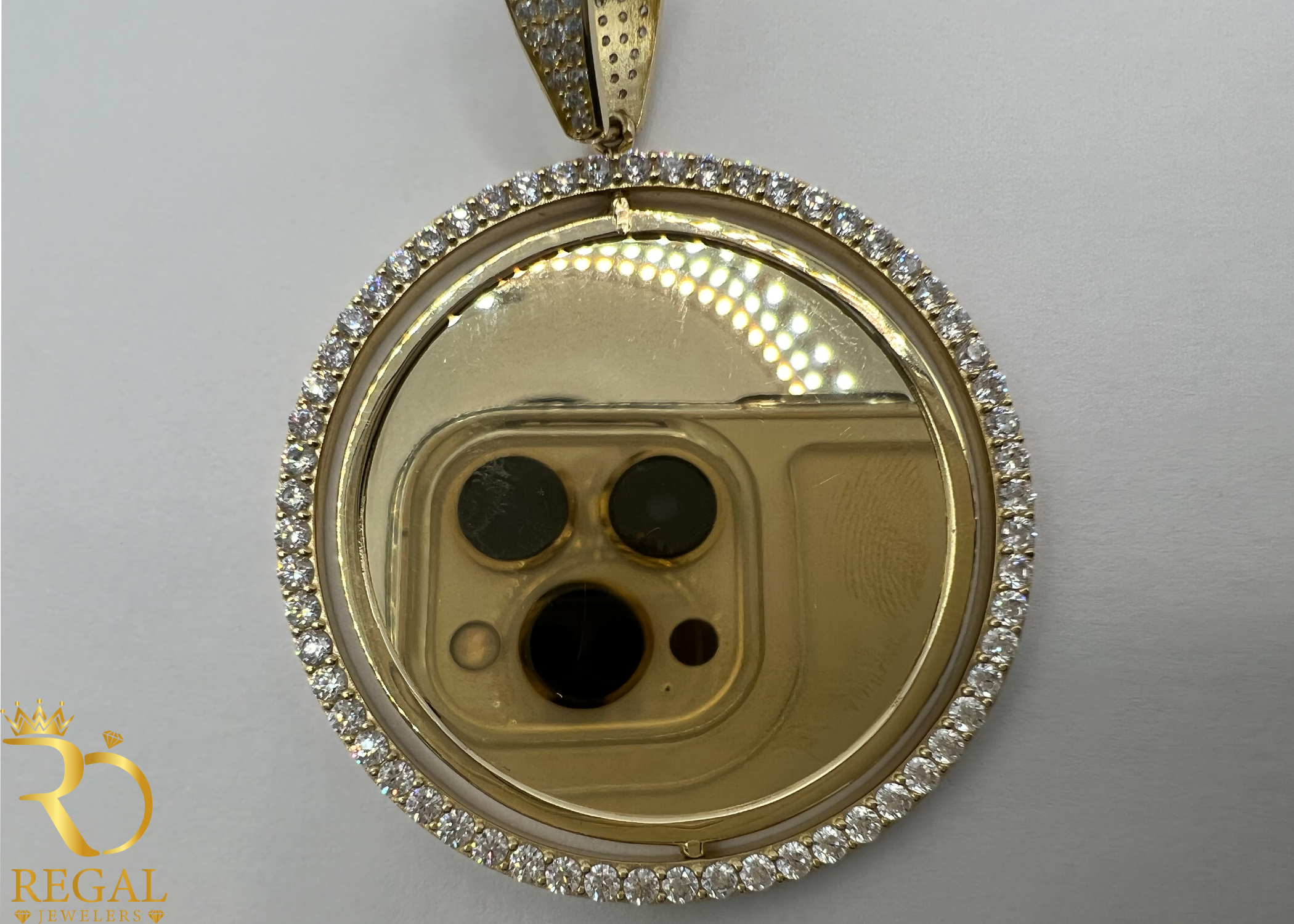 Gold Picture Pendant/Charm