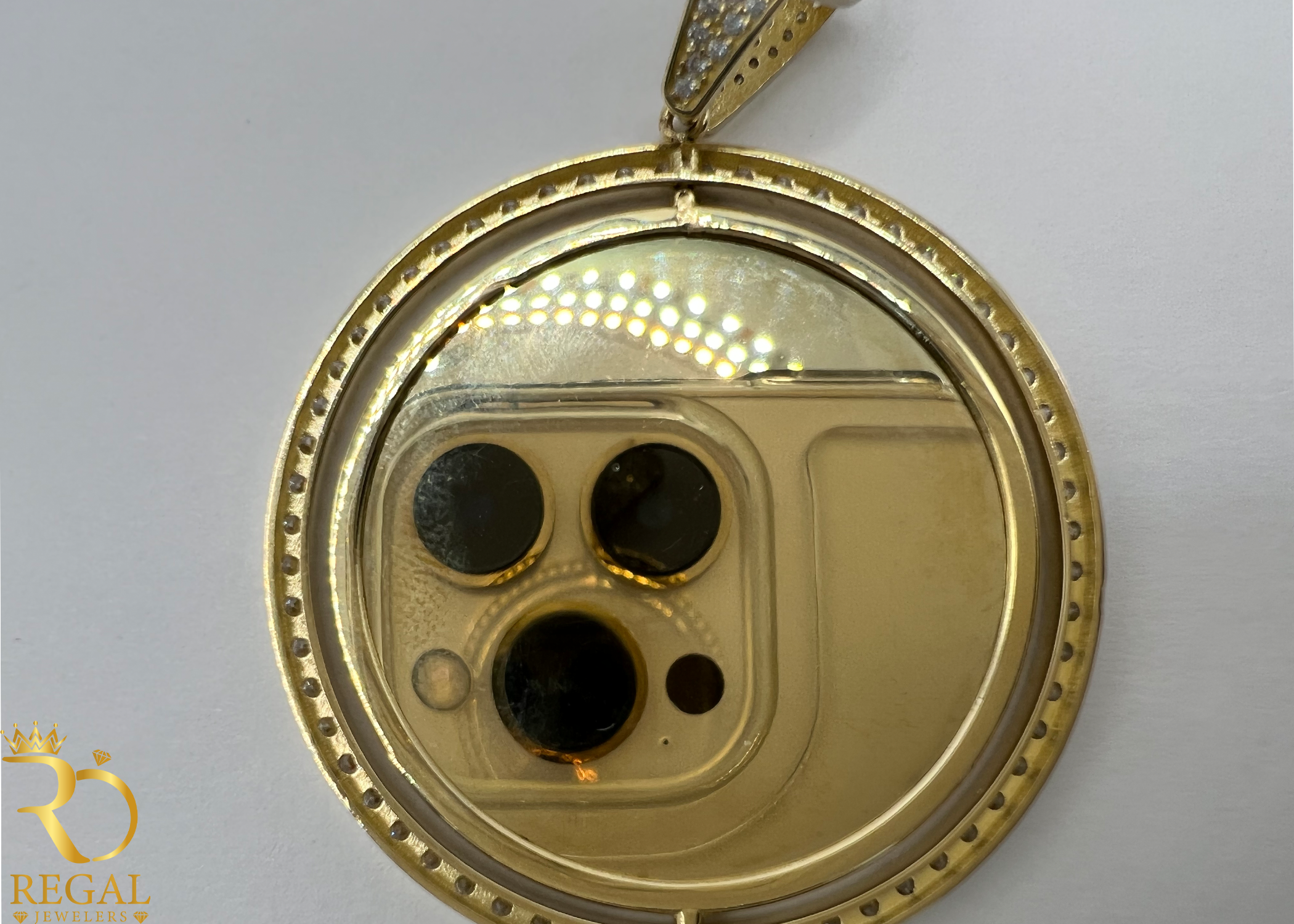 Gold Picture Pendant/Charm