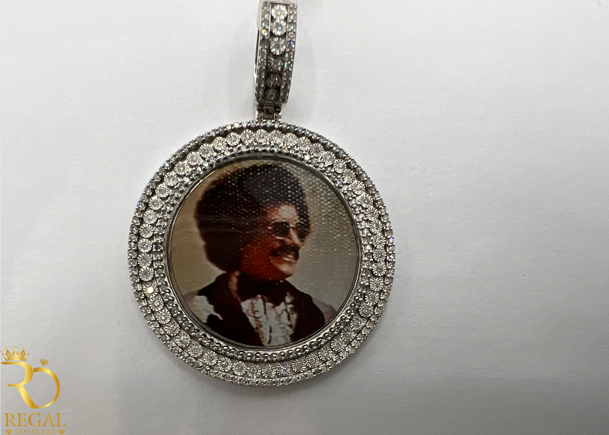 Picture Pendant/Charm with Diamonds