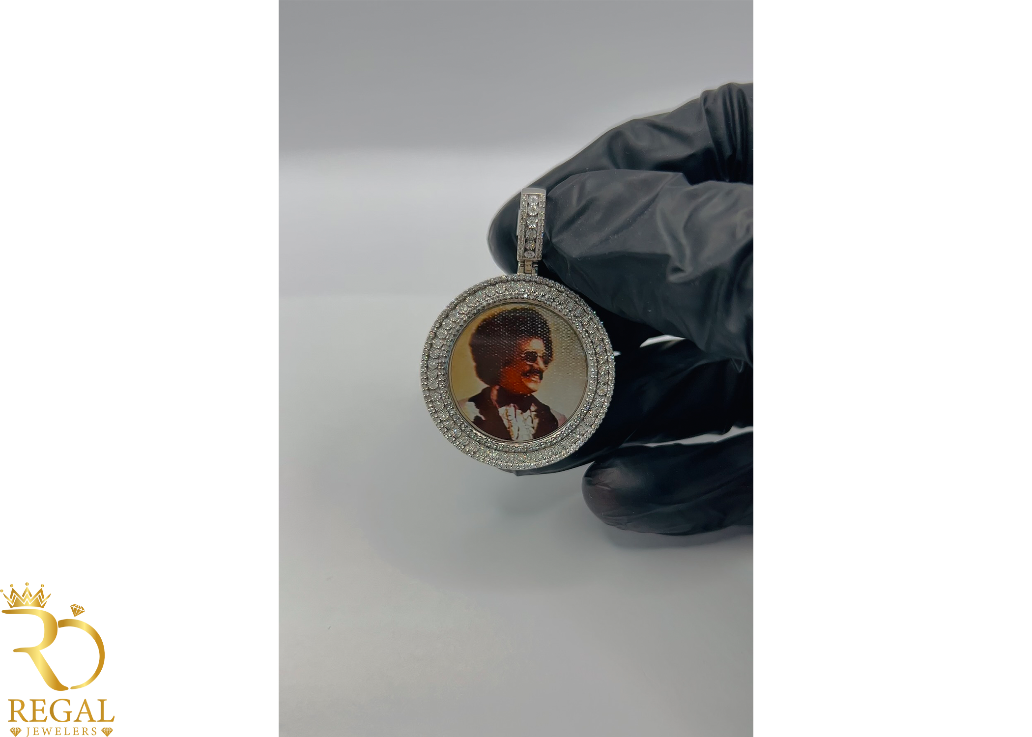 Picture Pendant/Charm with Diamonds