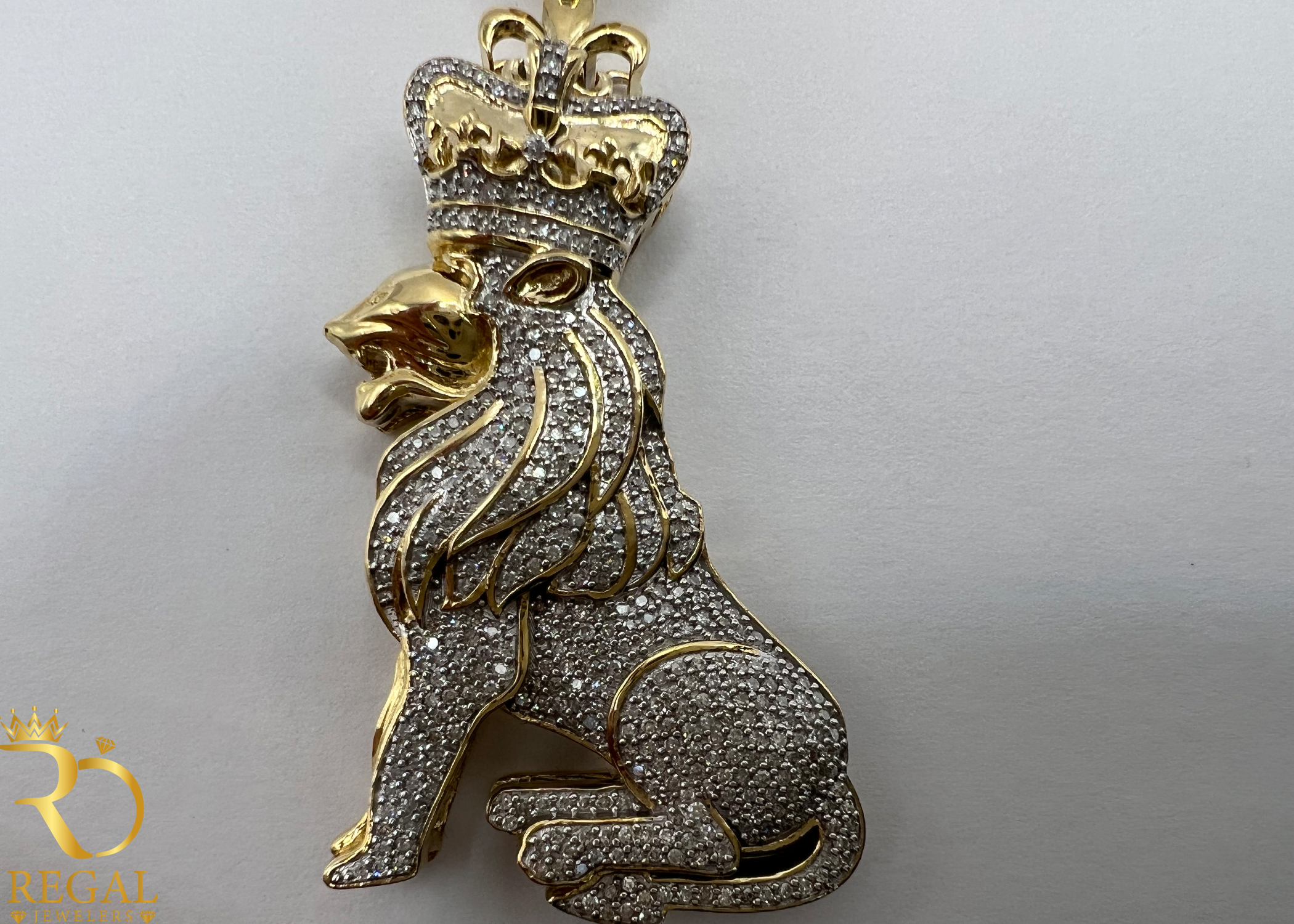 LOIN Pendant/Charm with Diamonds