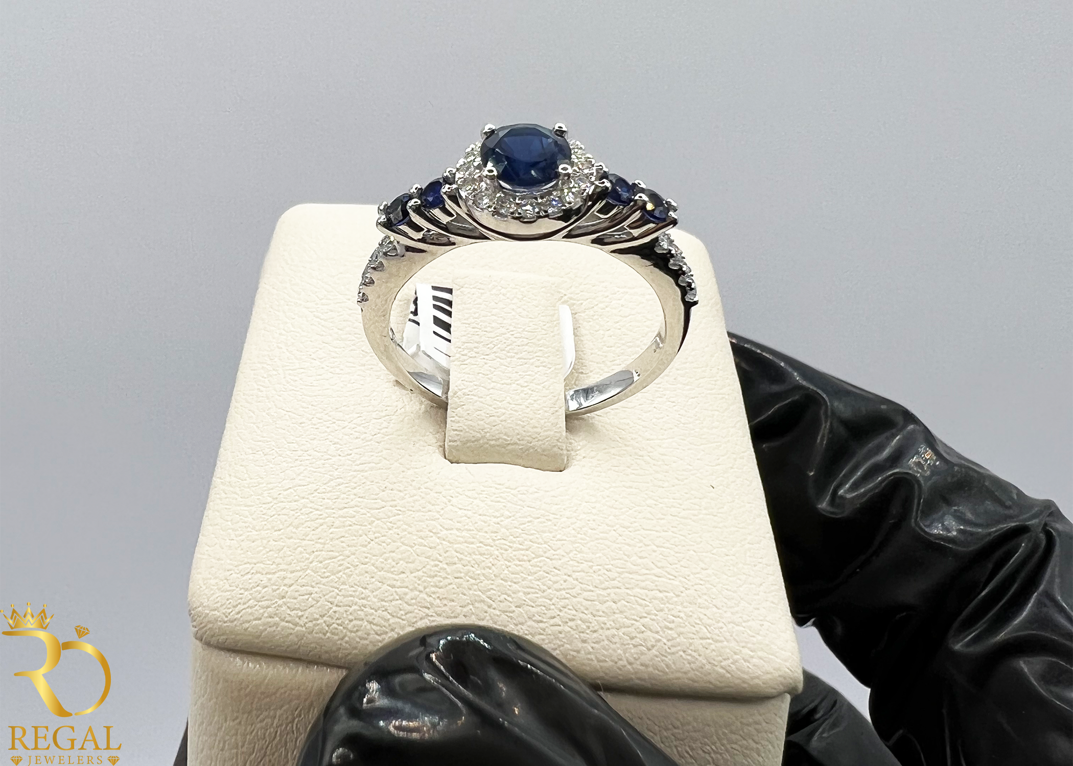 Engagement Ring With Blue Sapphire Stone & Diamonds