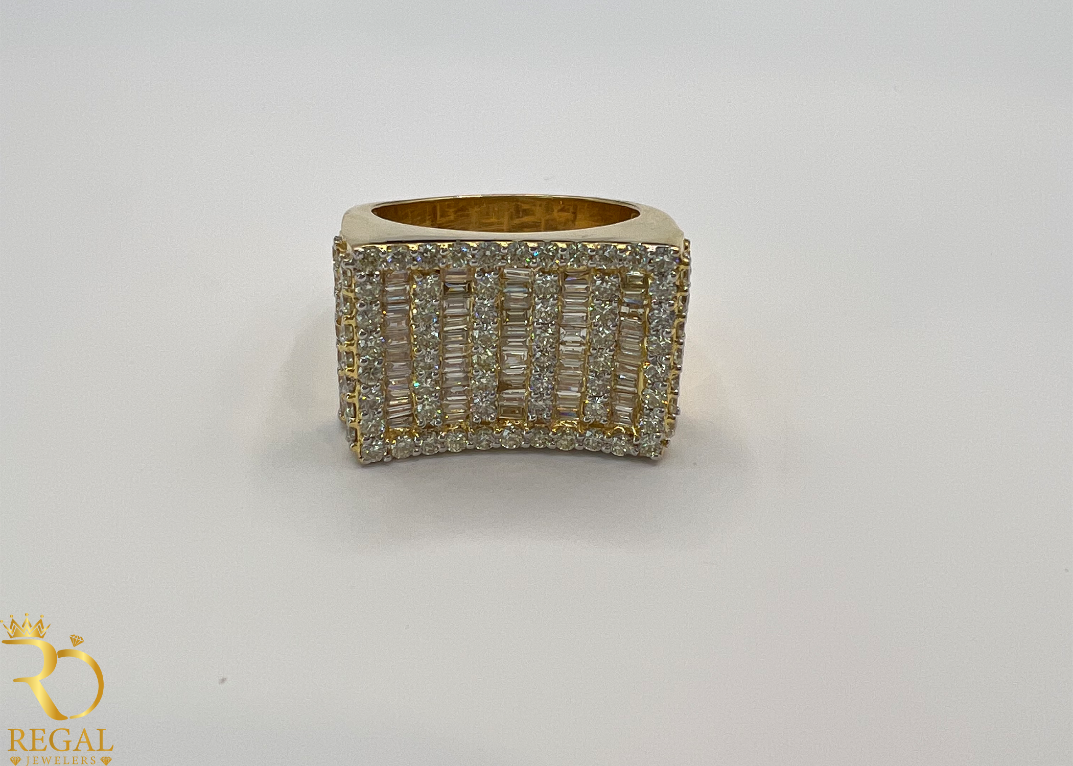 Diamonds Ring