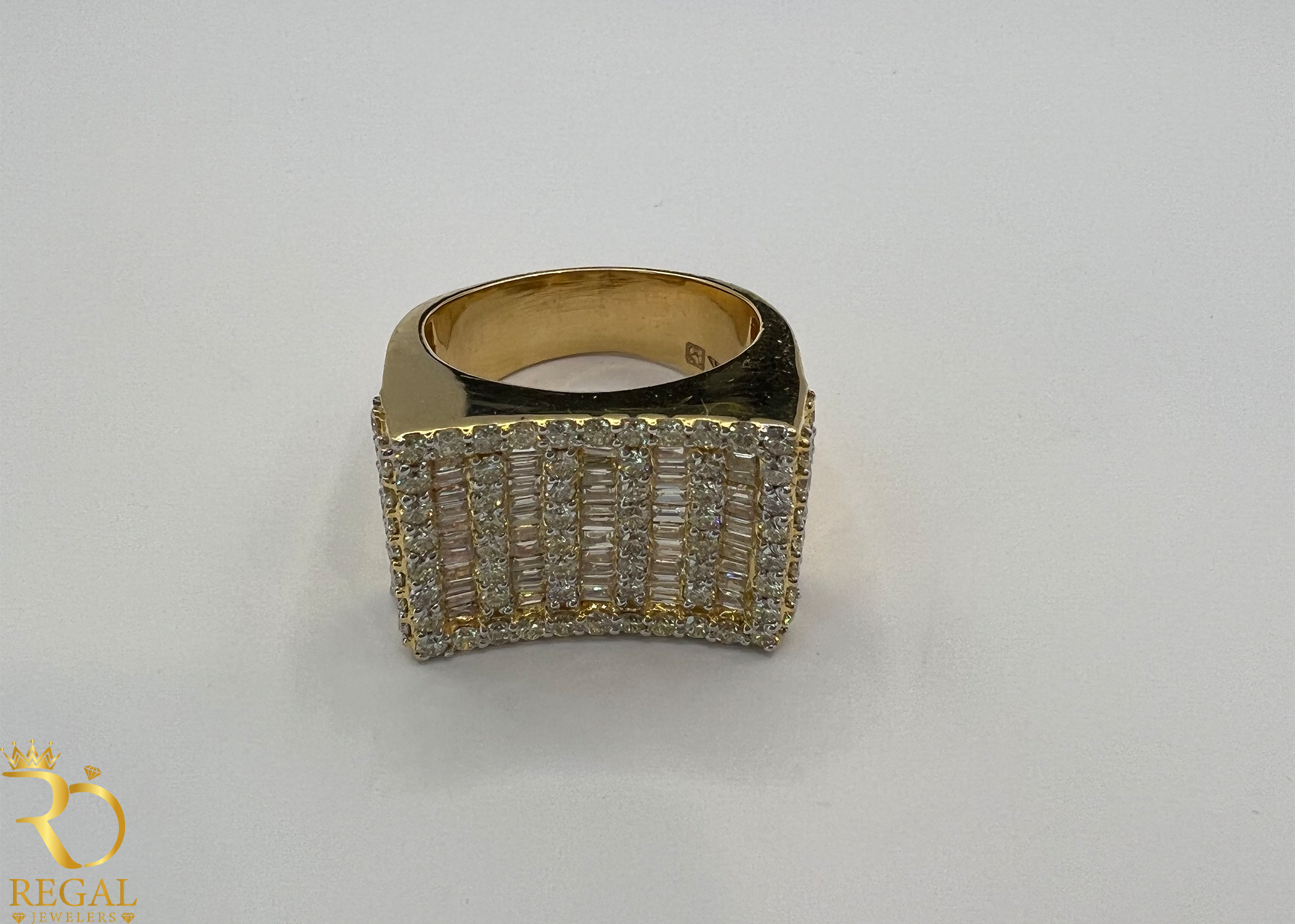 Diamonds Ring