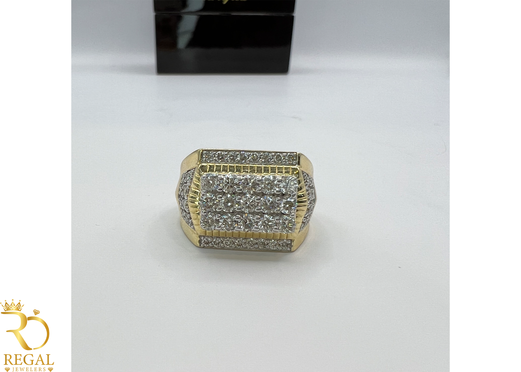 Diamonds Ring