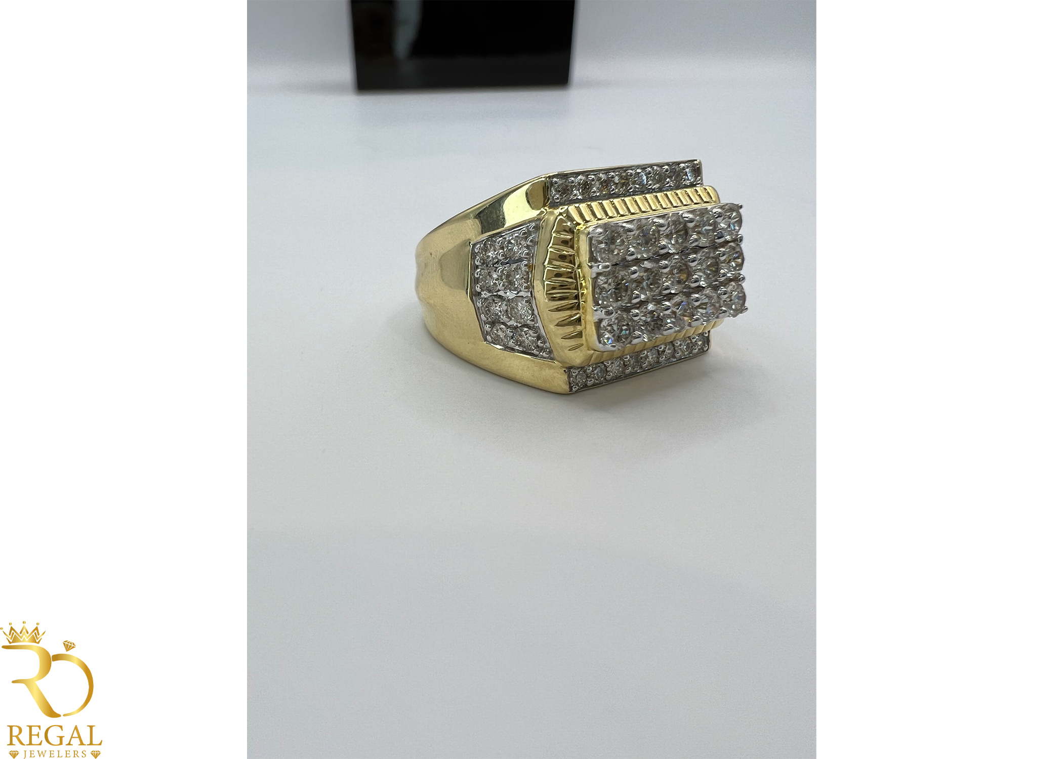 Diamonds Ring